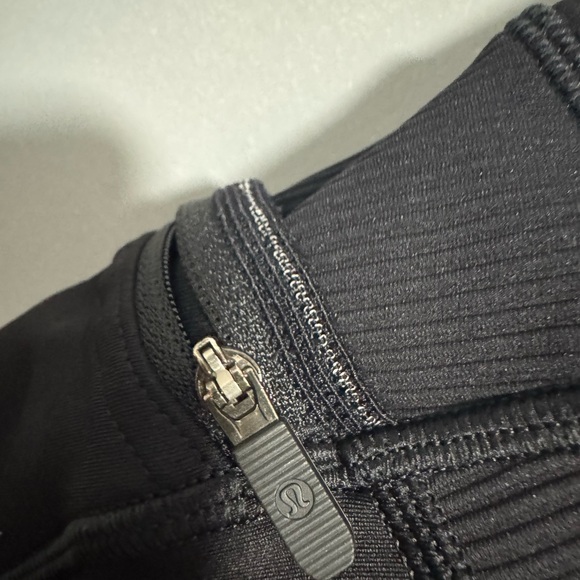 Lululemon Athletica- women’s high waist w/ pockets full length leggings. Size 8 - Picture 4 of 11